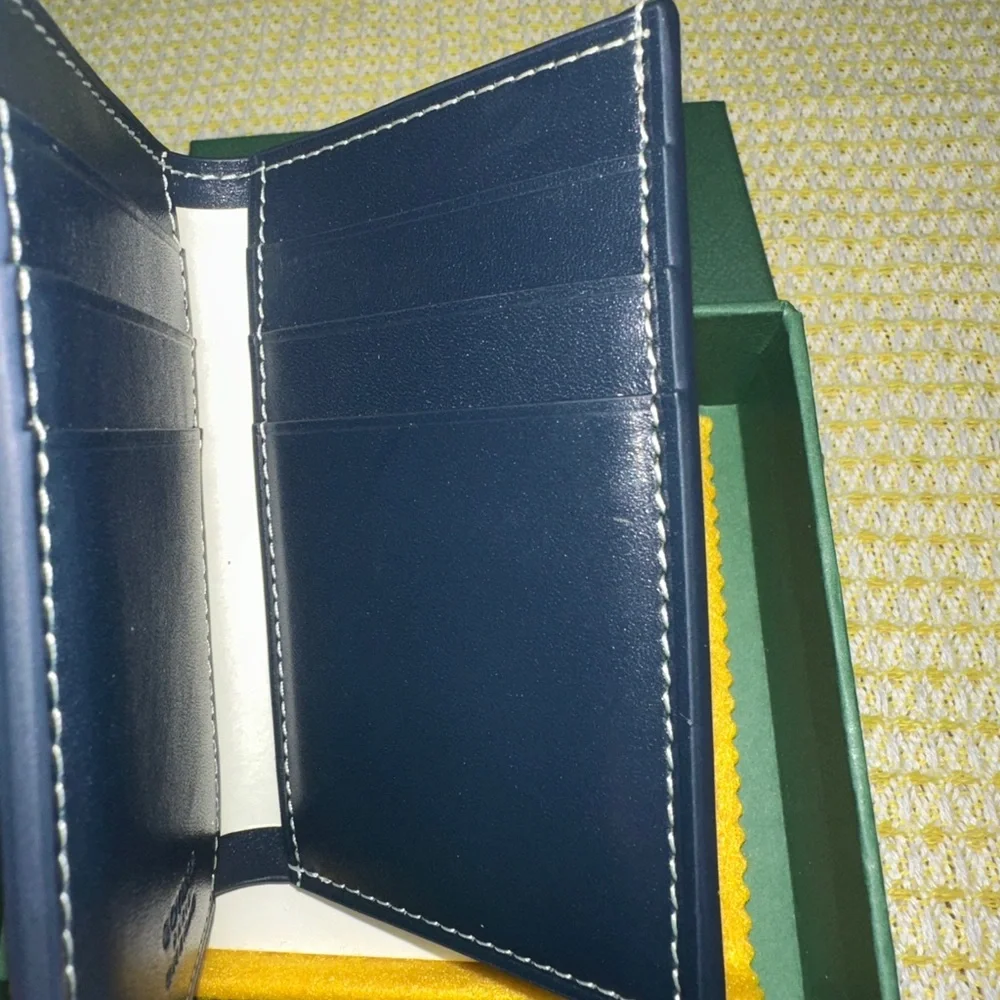 Brand-new Goyard blue bifold wallet - Picture 8 of 11